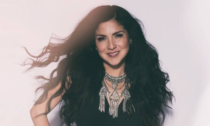 Jaci Velasquez compre o livro da cantora aqui